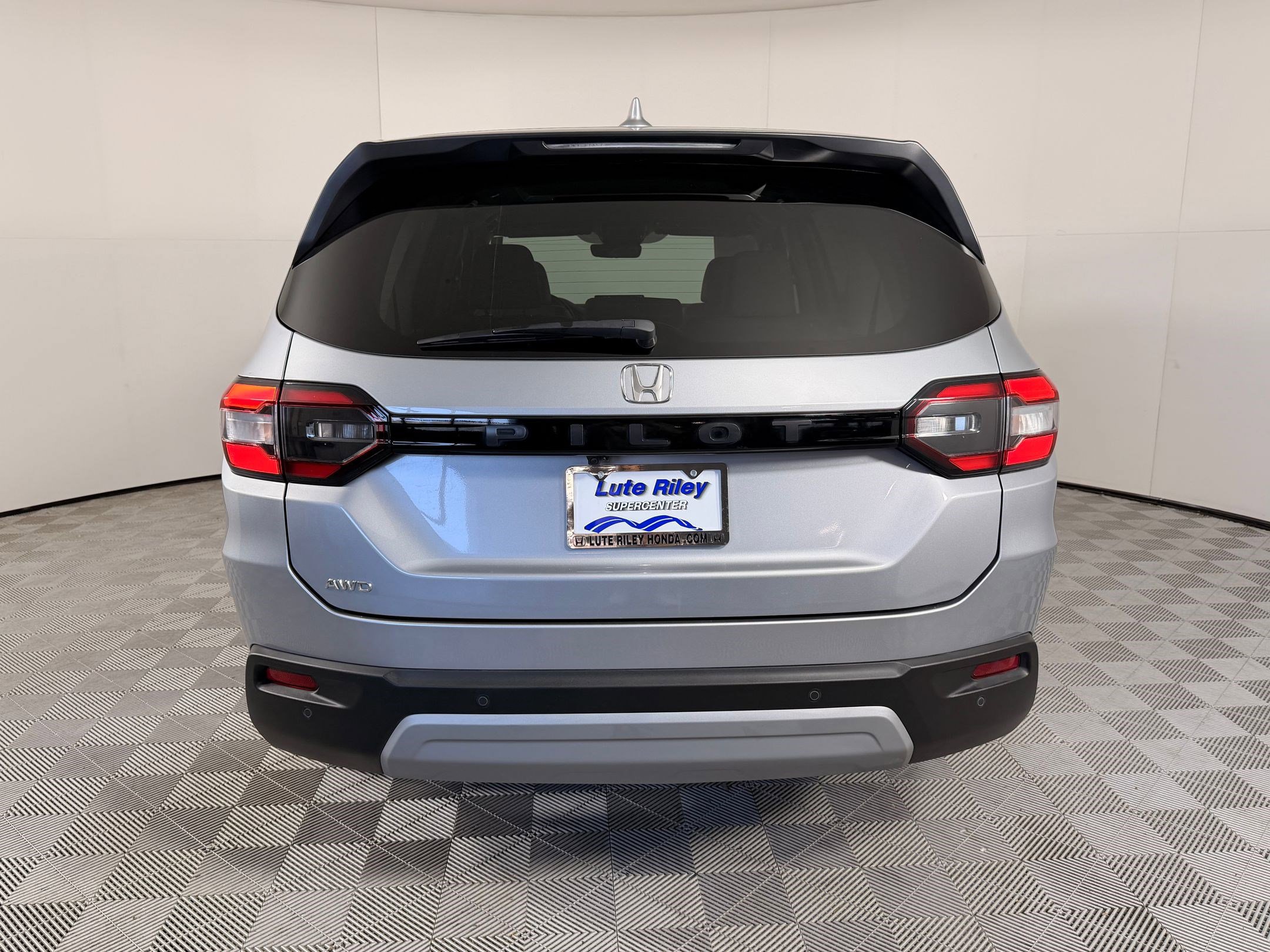 Certified 2025 Honda Pilot EX-L image 10