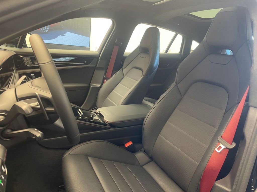 New 2026 Porsche Panamera GTS image 5