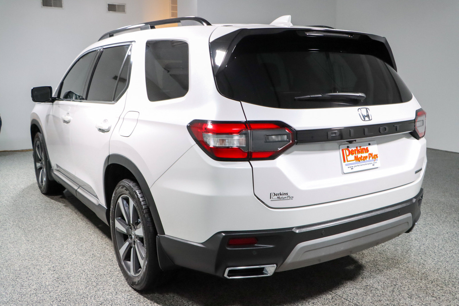 Used 2023 Honda Pilot Touring image 9