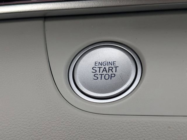 Used 2024 Hyundai Elantra Limited image 28