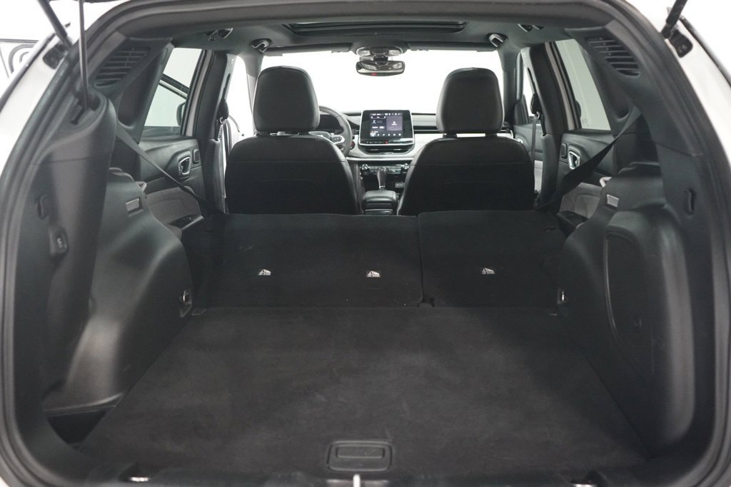 Used 2025 Jeep Compass Latitude w/ Sun & Sound Group AWD/4WD image 42