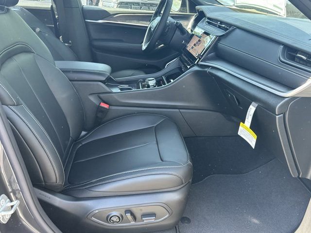 New 2026 Jeep Grand Cherokee L Limited RWD image 15