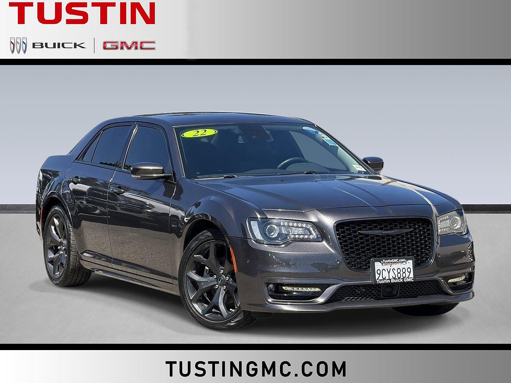 Used 2022 Chrysler 300 Touring L w/ Safetytec Plus Group RWD image 1