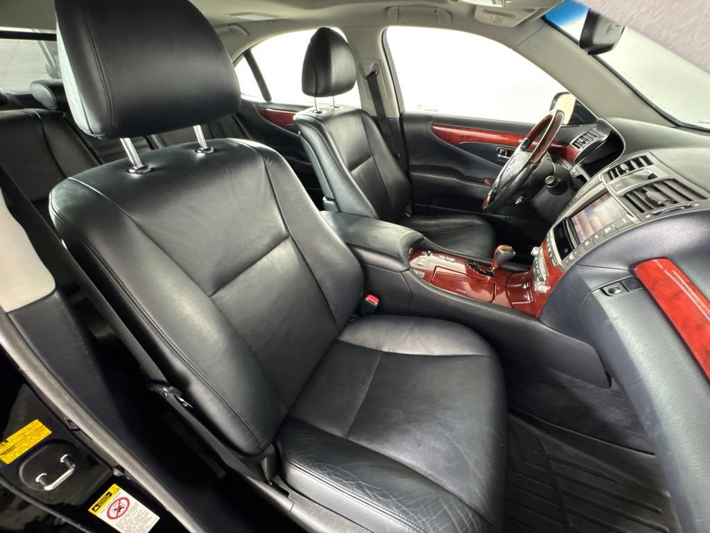 Used 2011 Lexus LS 460 AWD w/ Luxury Value Edition image 33