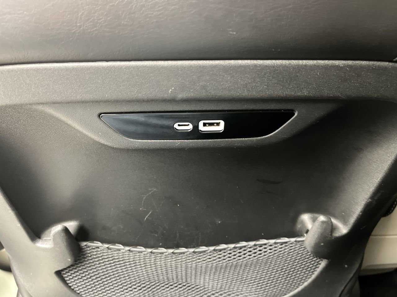 Used 2024 Chrysler Pacifica Touring-L FWD image 12