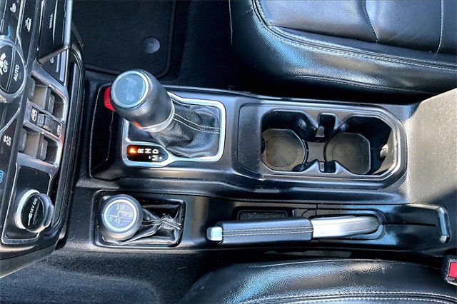 Used 2022 Jeep Wrangler Unlimited Sahara w/ Cold Weather Group image 16