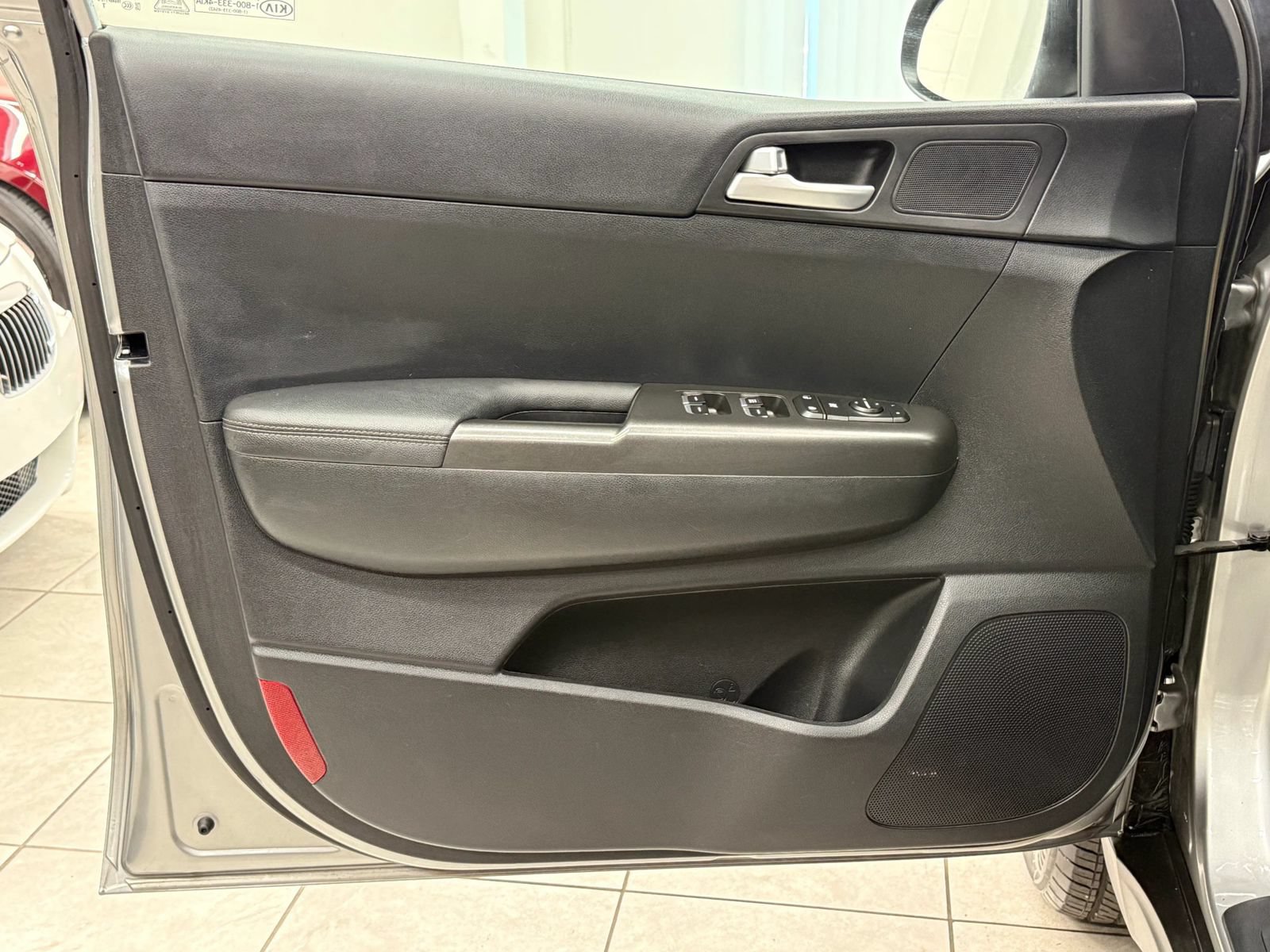 Used 2022 Kia Sportage LX AWD/4WD image 16