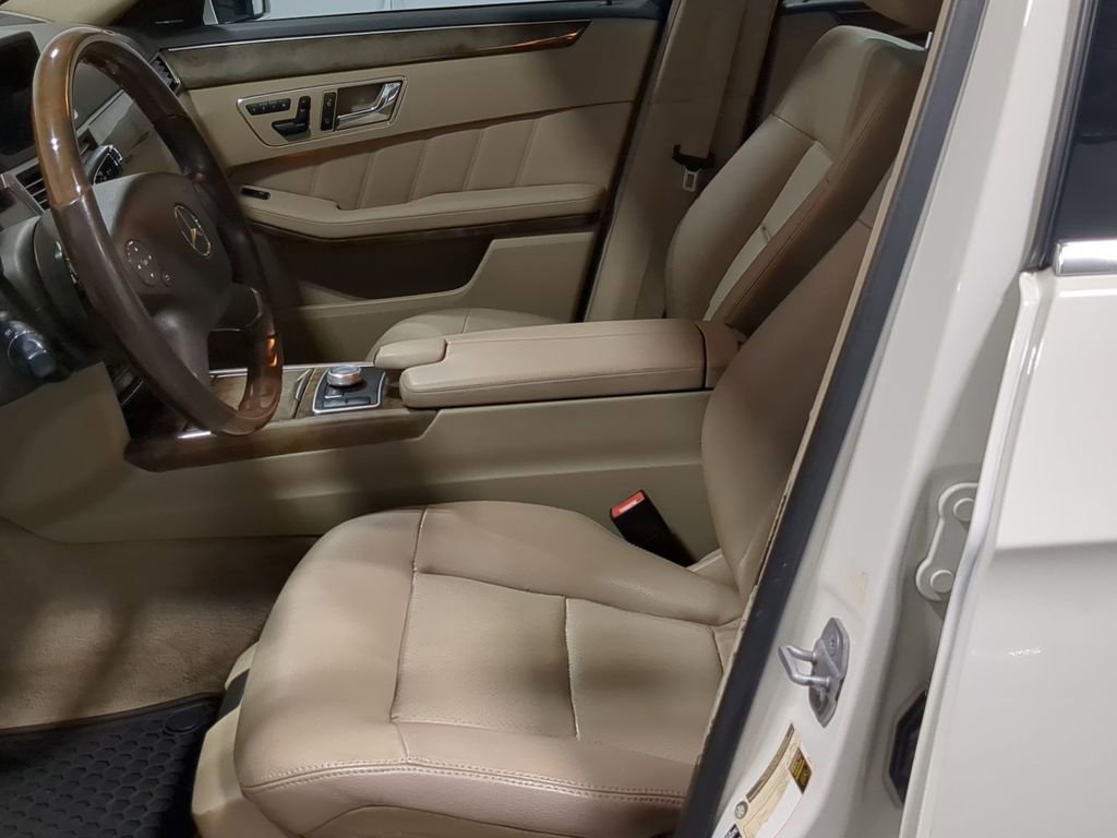 Used 2011 Mercedes-Benz E 350 4MATIC Sedan image 28
