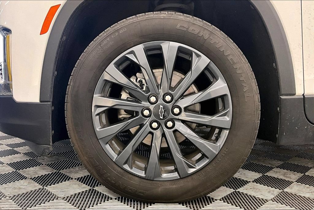 Used 2023 Chevrolet Traverse RS w/ LPO, Floor Liner Package AWD/4WD image 8
