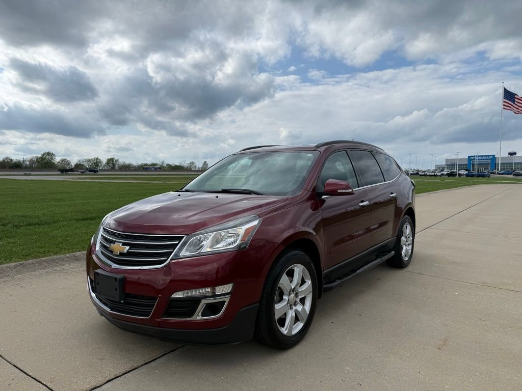 Used 2017 Chevrolet Traverse LT w/ Style and Technology Package image 9