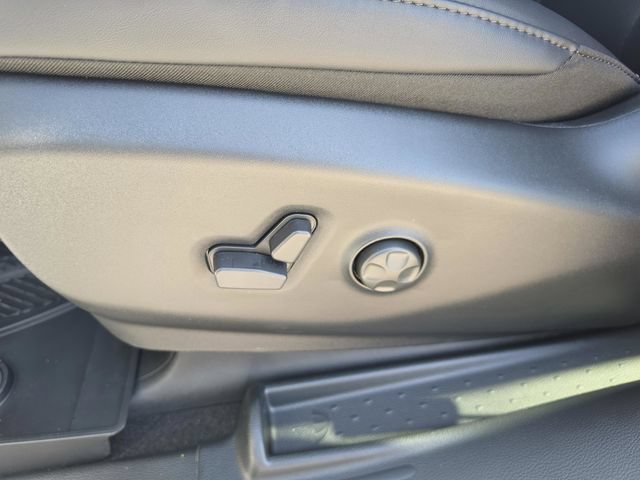 New 2026 Chrysler Voyager LX FWD image 25