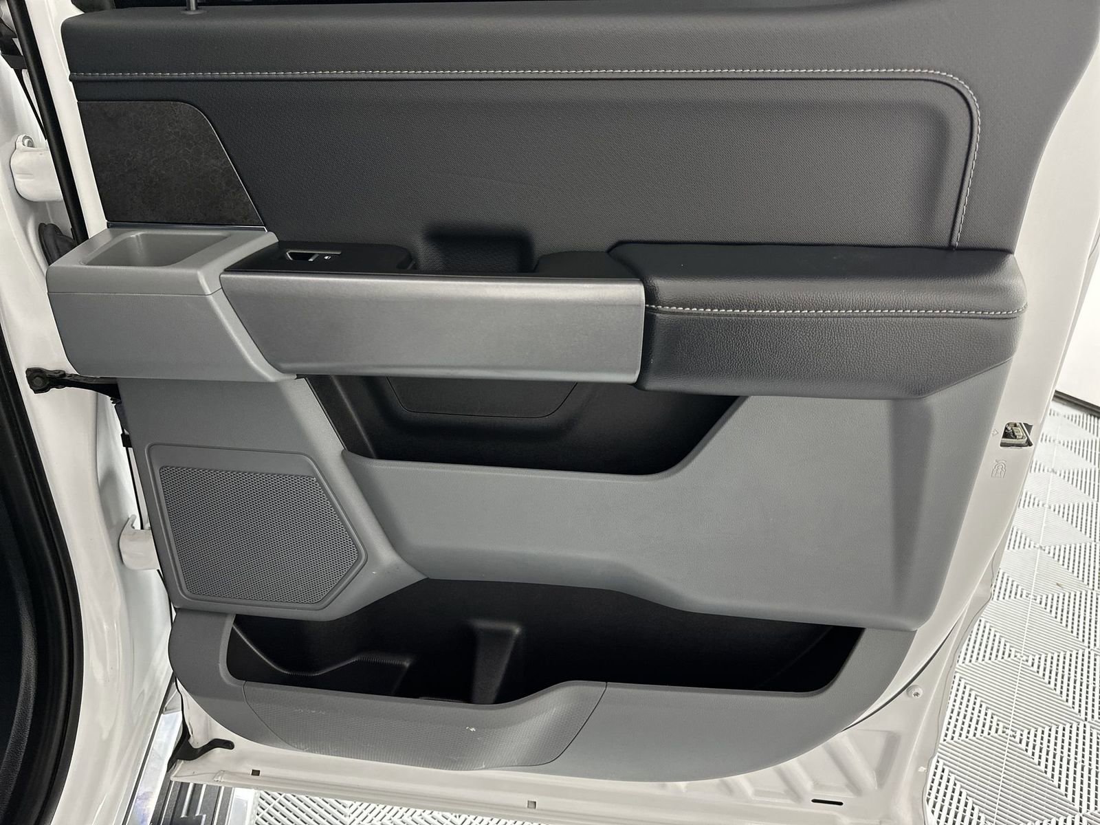 Used 2024 Ford F150 XLT w/ Equipment Group 302A MID RWD image 31