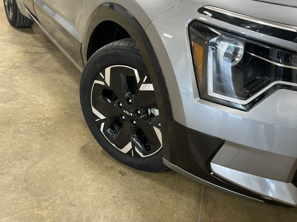 Used 2024 Kia Niro Wind FWD image 11