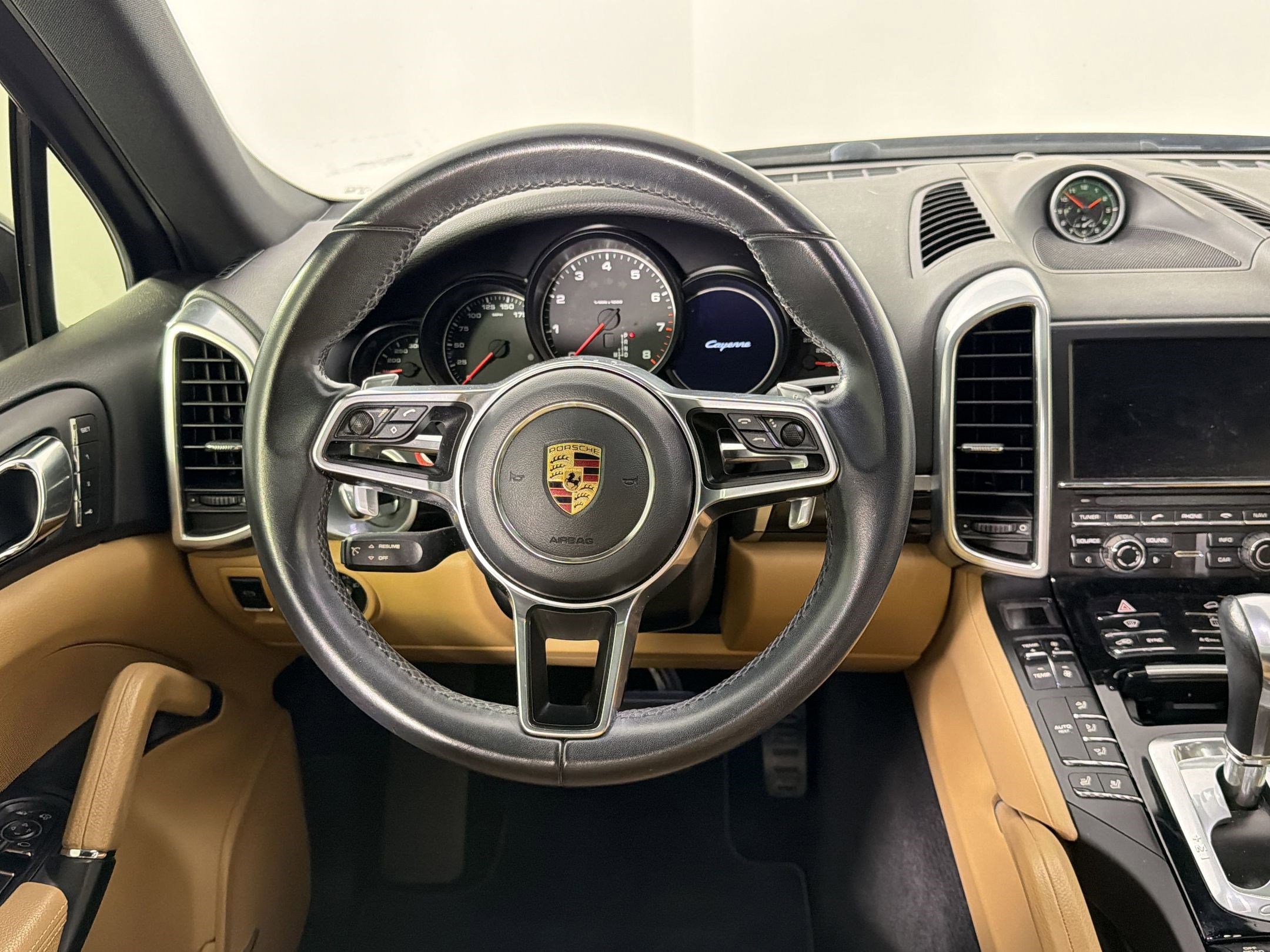 Used 2016 Porsche Cayenne image 21