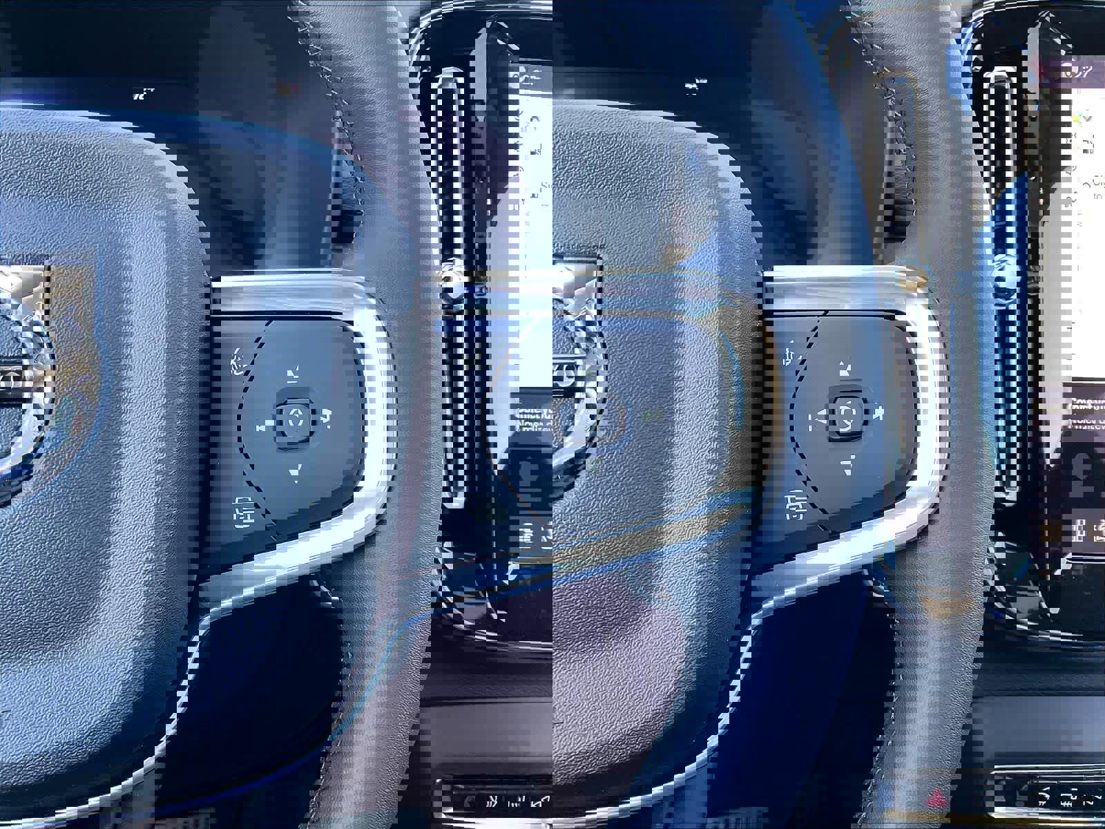 New 2026 Volvo XC40 B5 Plus w/ Protection Package Premier image 18