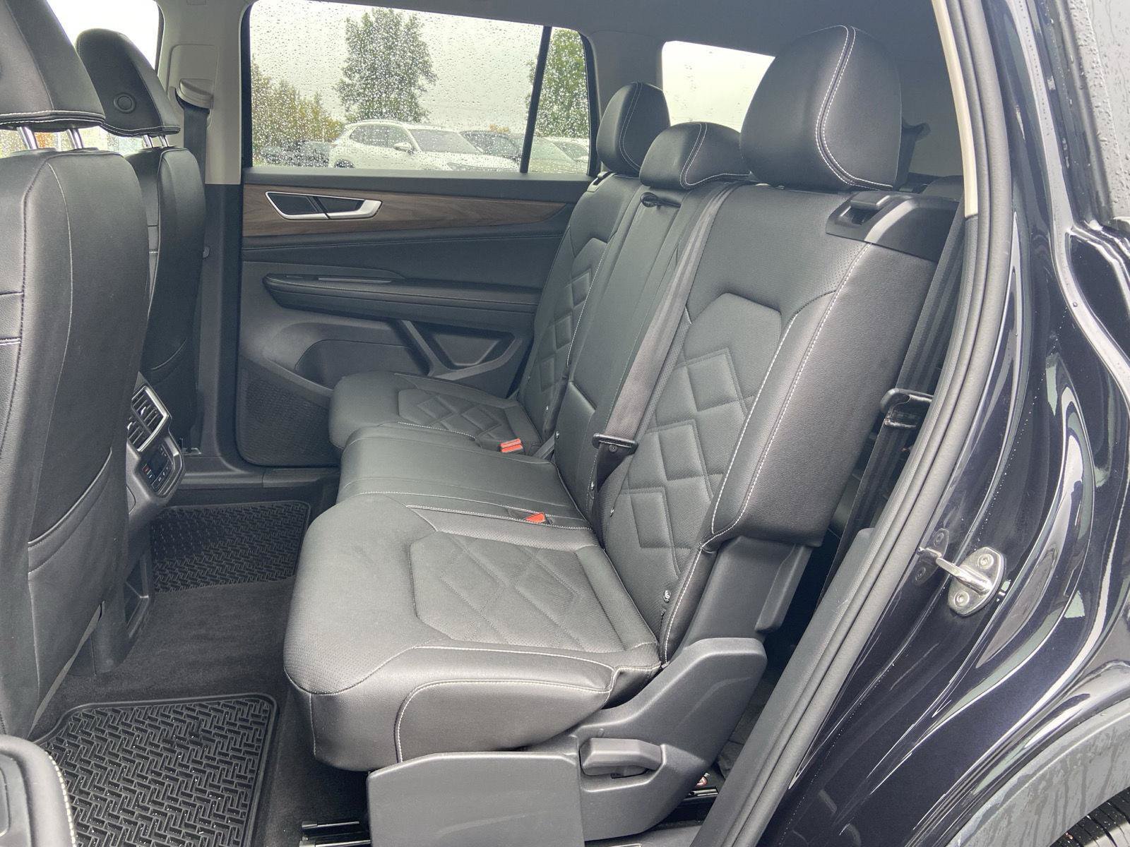 Used 2026 Volkswagen Atlas SE AWD/4WD image 17