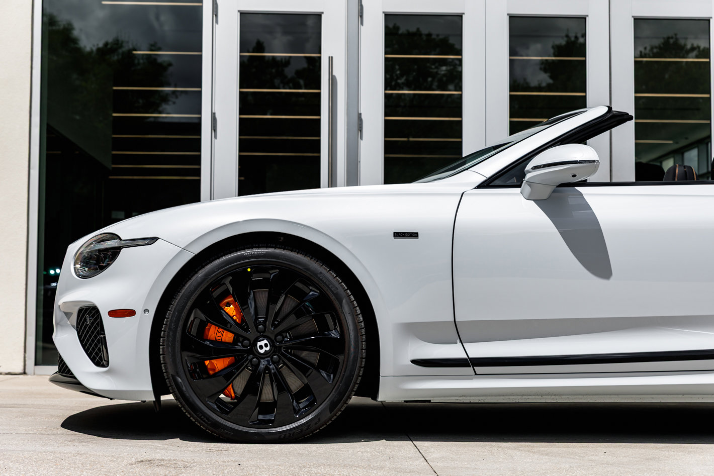 Used 2025 Bentley Continental GTC image 13