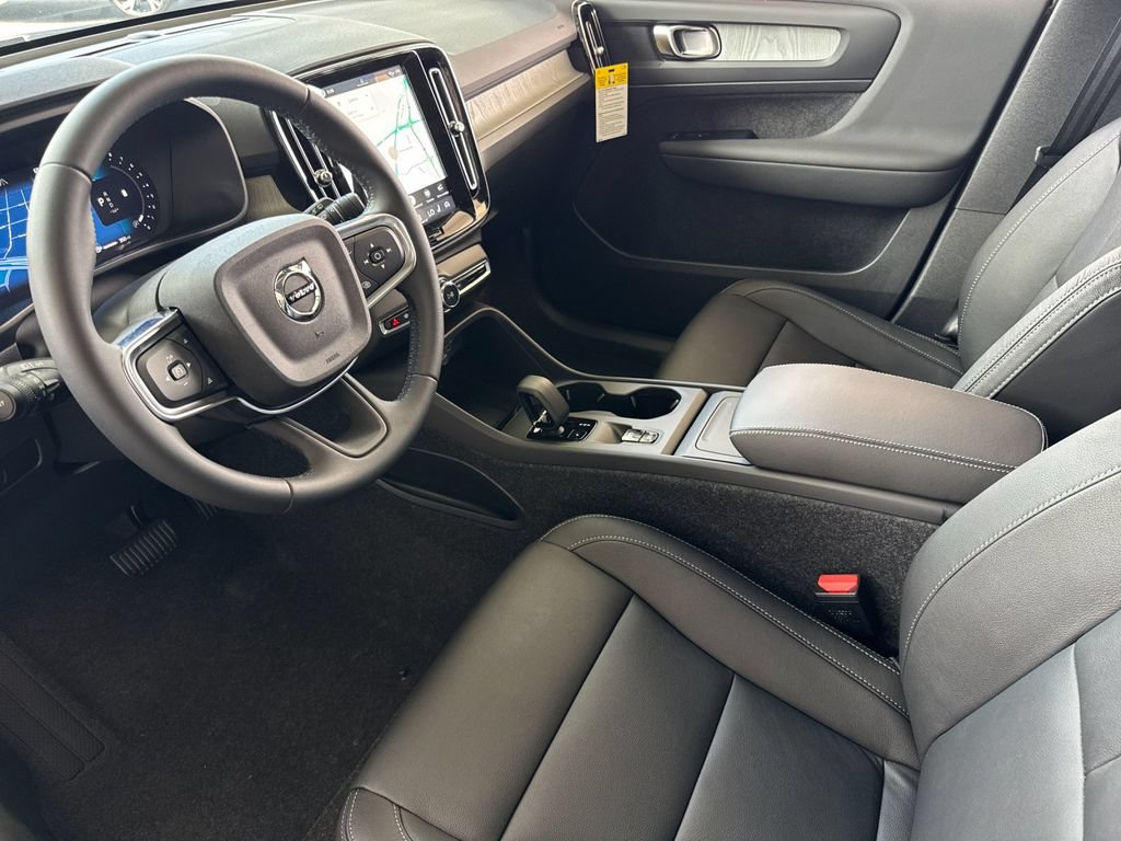 New 2026 Volvo XC40 B5 Core w/ Climate Package AWD/4WD image 9