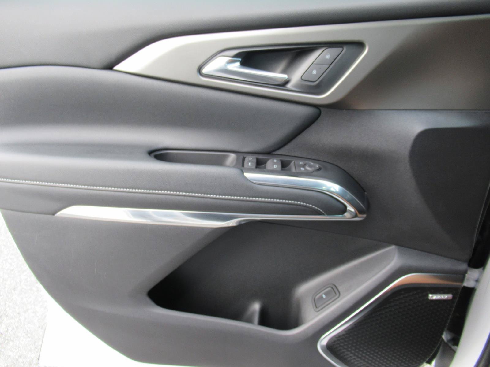 Used 2024 Chevrolet Traverse LT w/ Enhanced Driving Package FWD image 21