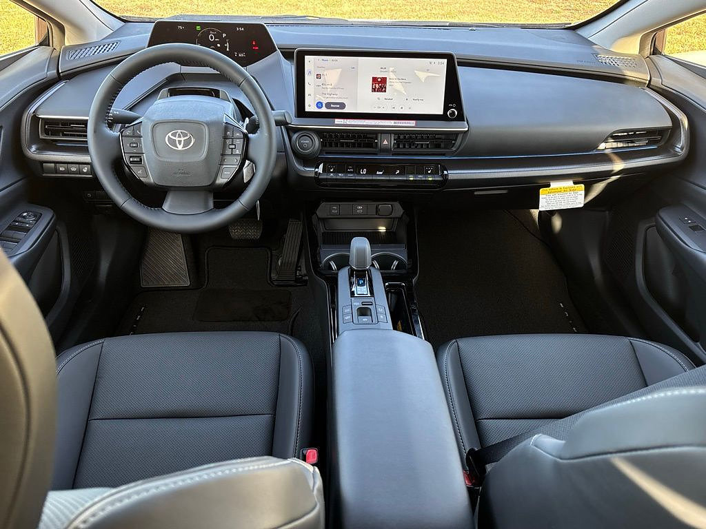 New 2026 Toyota Prius Plug-In Hybrid FWD image 8