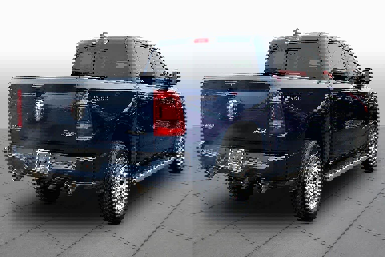 Used 2023 RAM 1500 Laramie AWD/4WD image 13