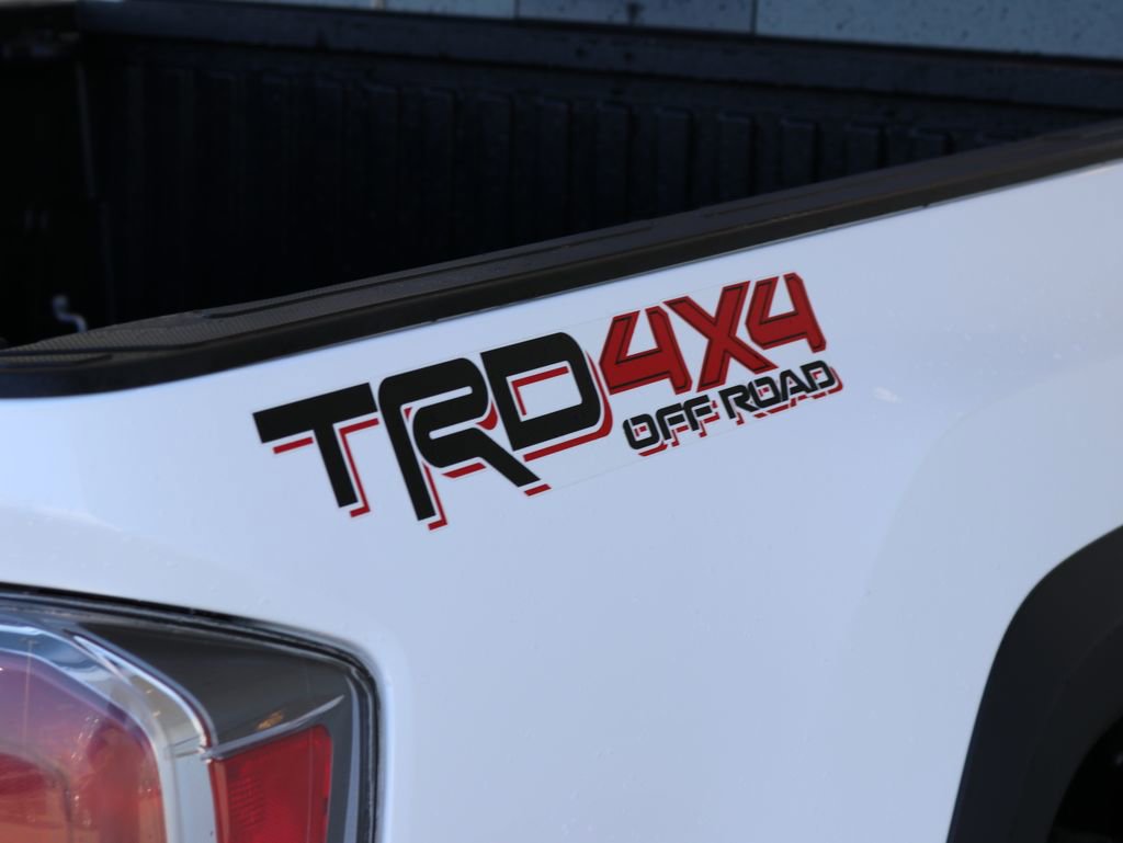 Used 2020 Toyota Tacoma TRD Off-Road AWD/4WD image 12