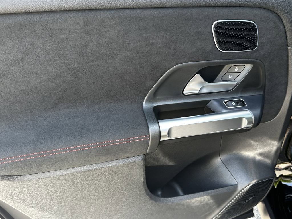 Certified 2025 Mercedes-Benz GLB 250 image 25