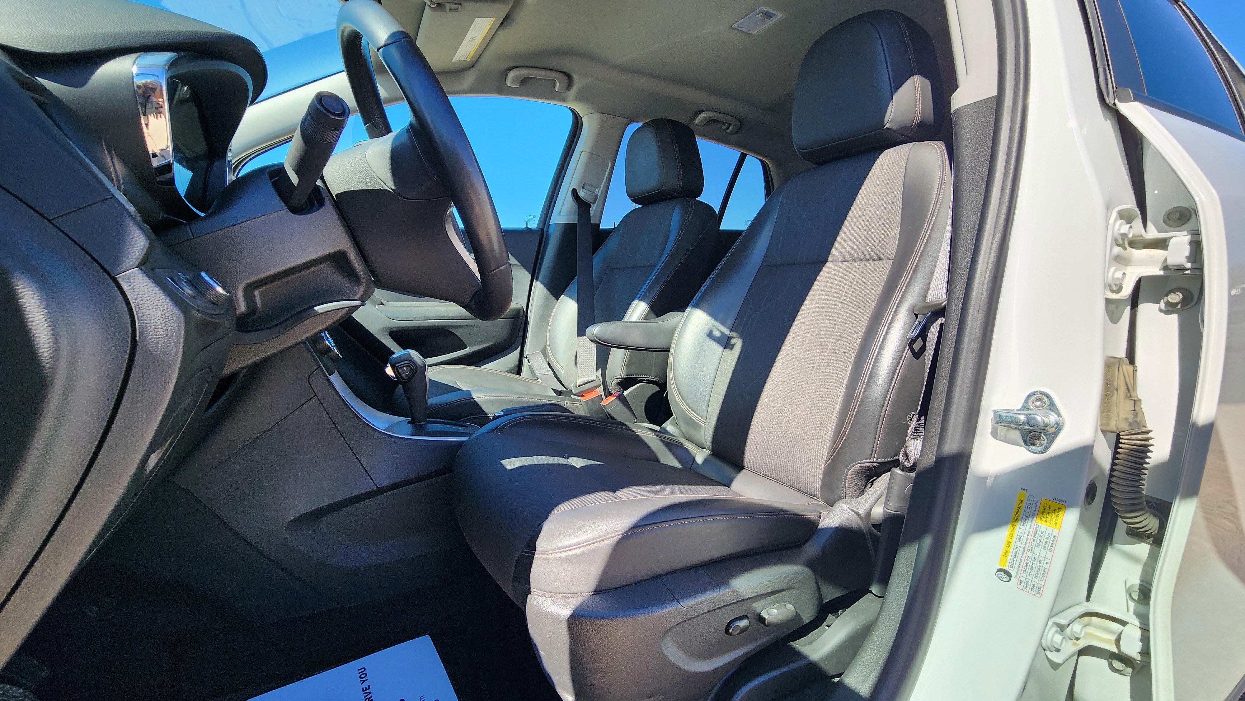 Used 2022 Chevrolet Trax LT w/ Sport Edition image 12