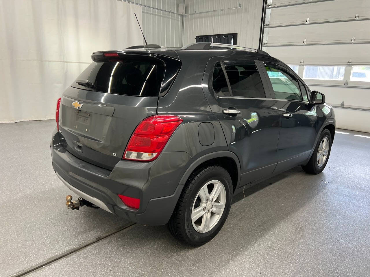 Used 2017 Chevrolet Trax LT w/ LT Convenience Package FWD image 4