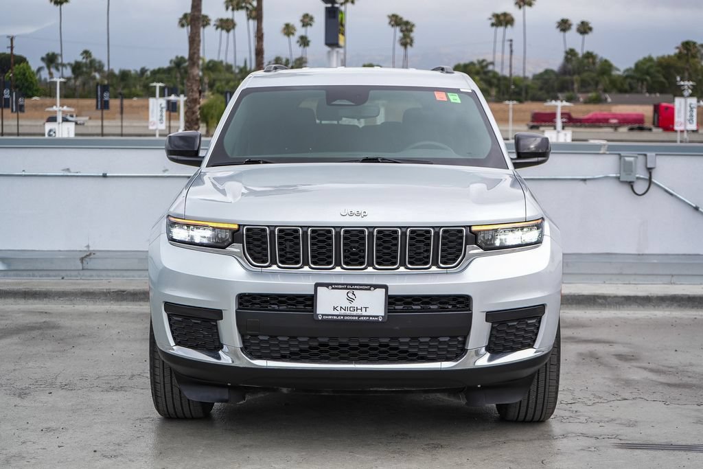 Used 2024 Jeep Grand Cherokee L Laredo AWD/4WD image 3