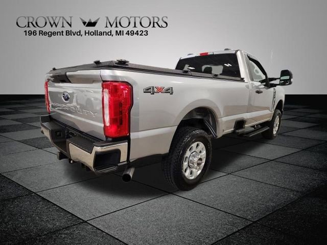 Used 2024 Ford F350 XLT AWD/4WD image 3
