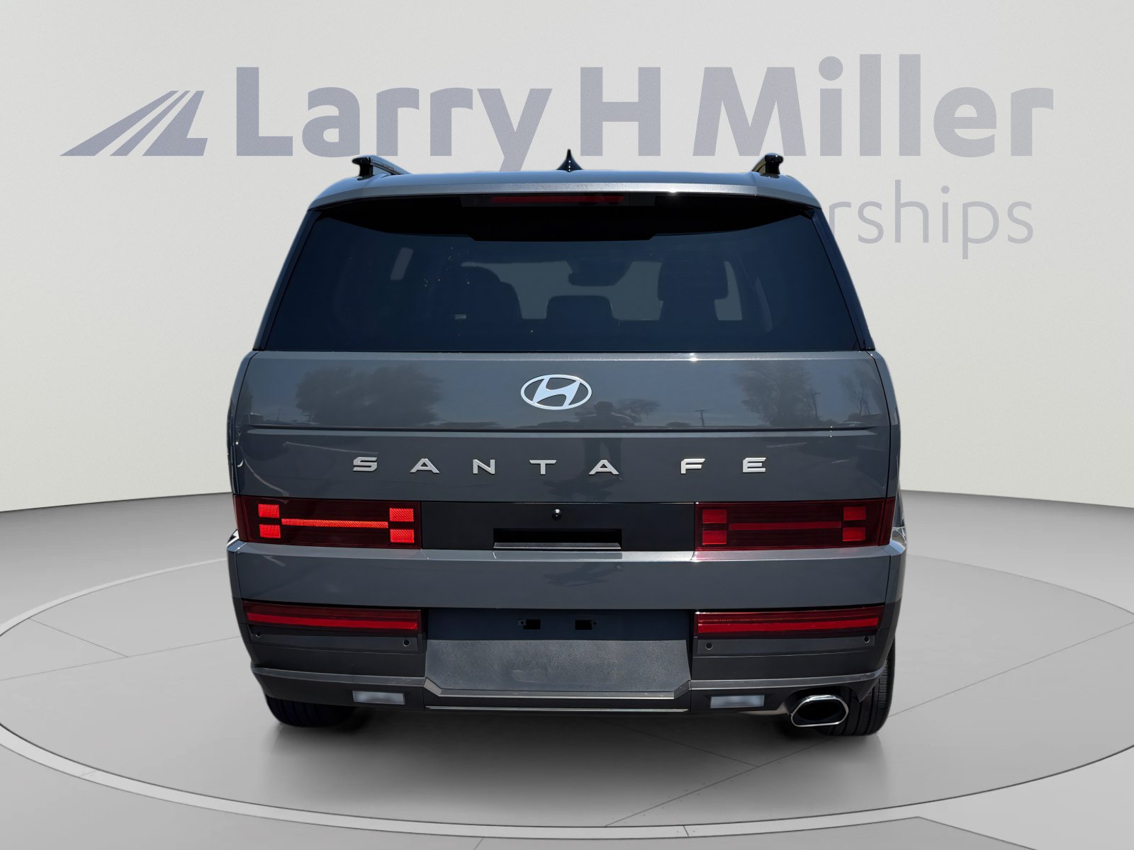 Used 2025 Hyundai Santa Fe SEL FWD image 4