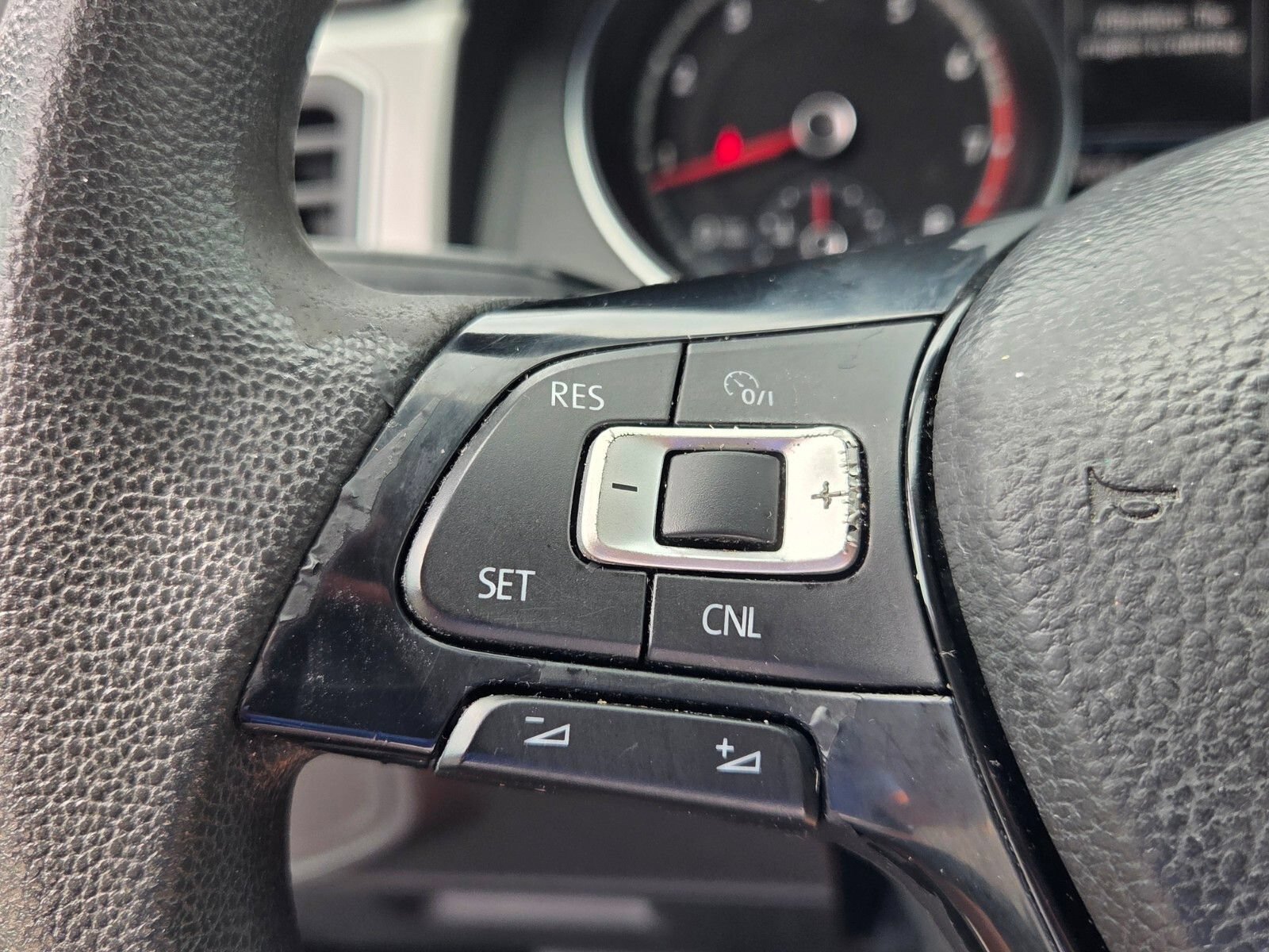 Used 2018 Volkswagen Atlas S FWD image 24