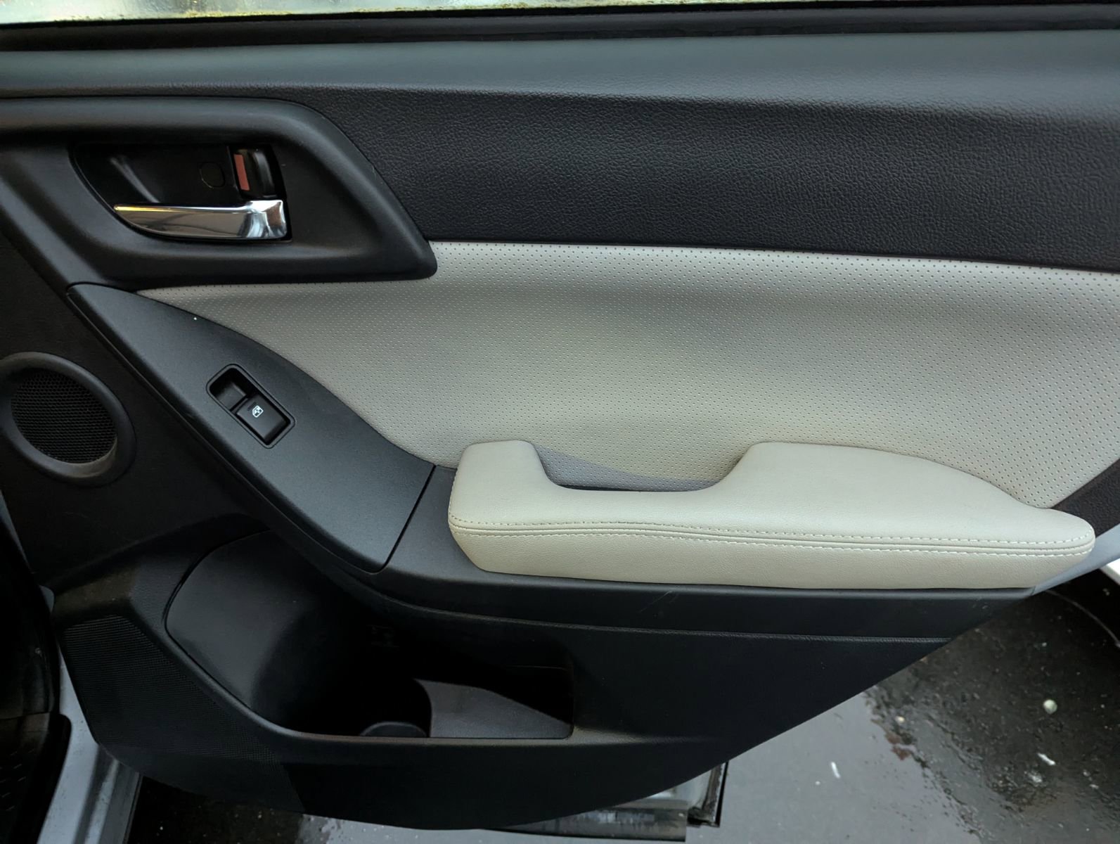 Used 2015 Subaru Forester 2.5i Limited image 12