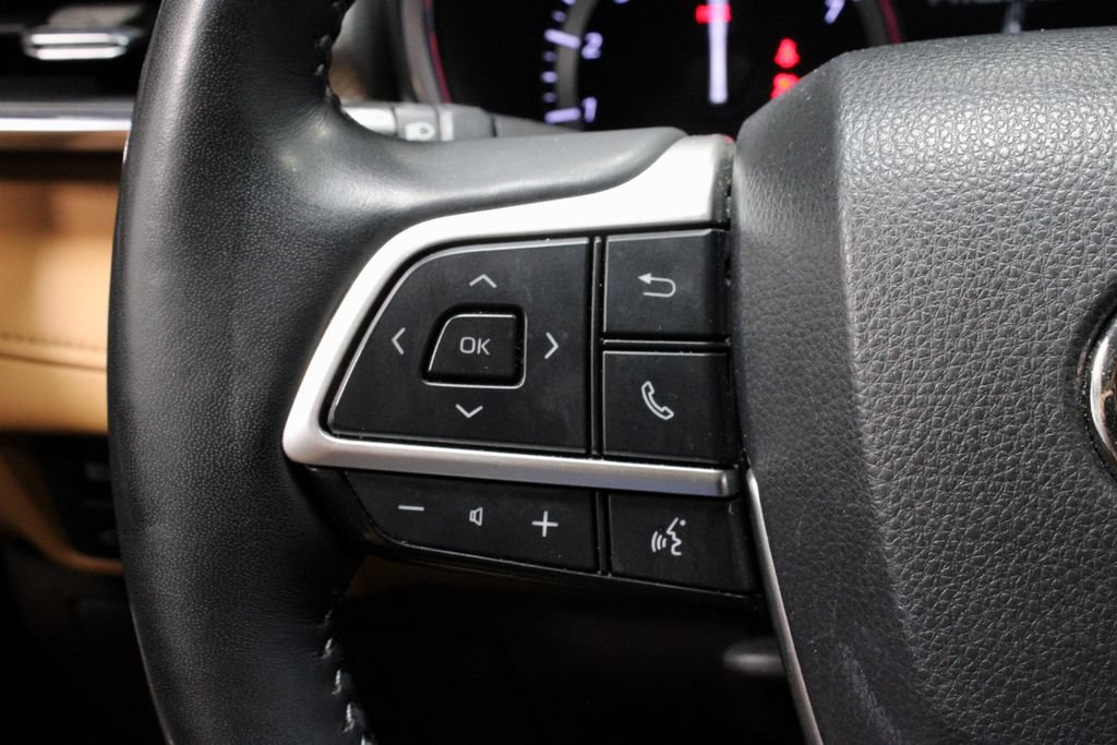 Used 2022 Toyota Highlander Platinum AWD/4WD image 26