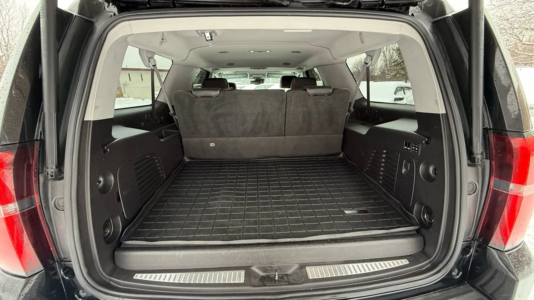 Used 2015 Chevrolet Suburban LTZ image 27