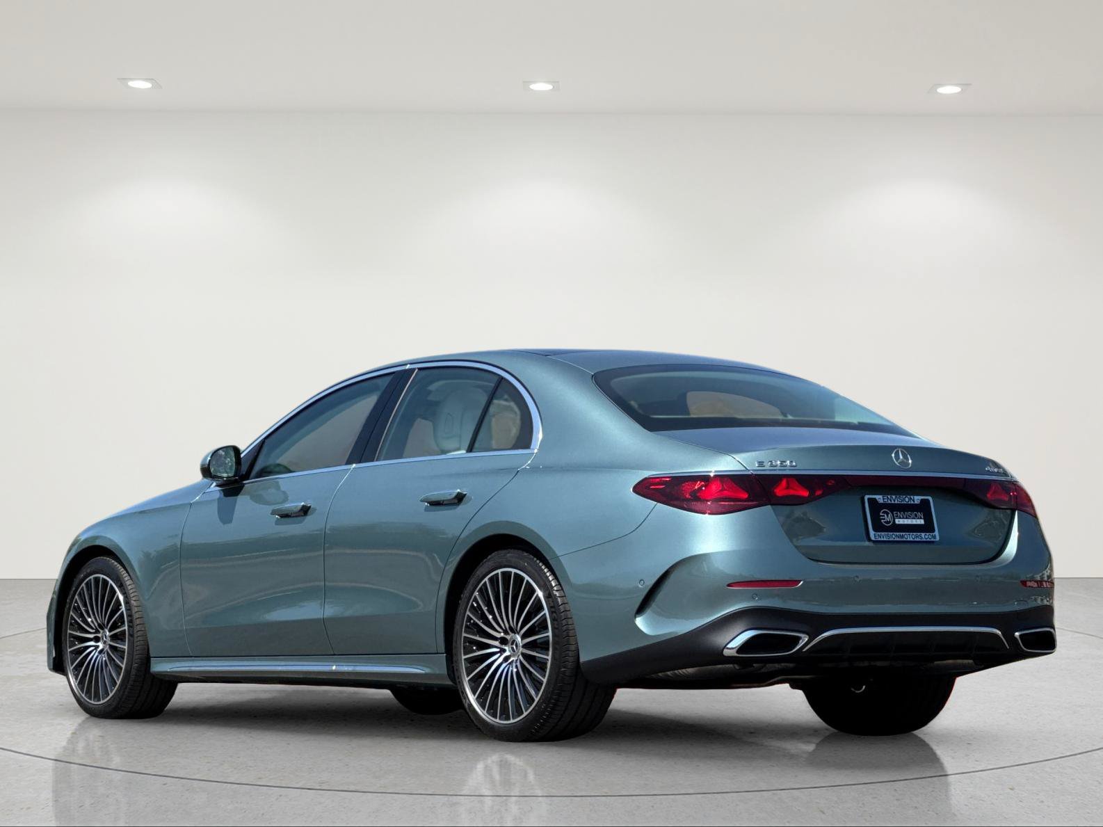 New 2026 Mercedes-Benz E 350 4MATIC Sedan image 3