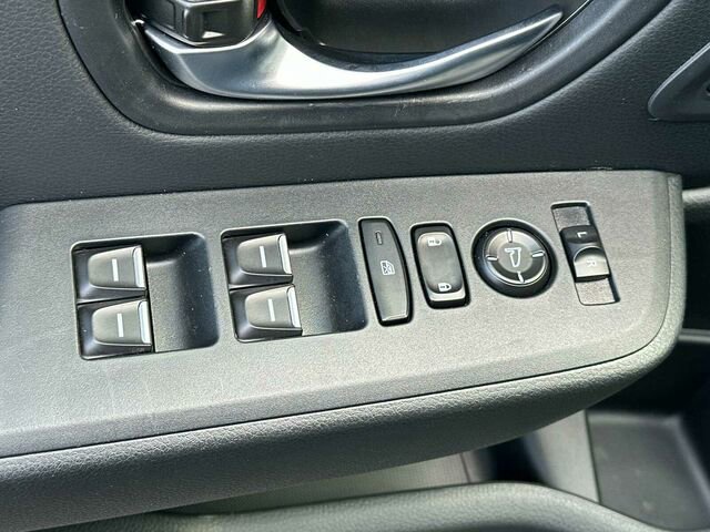 Used 2025 Honda Pilot Touring image 13