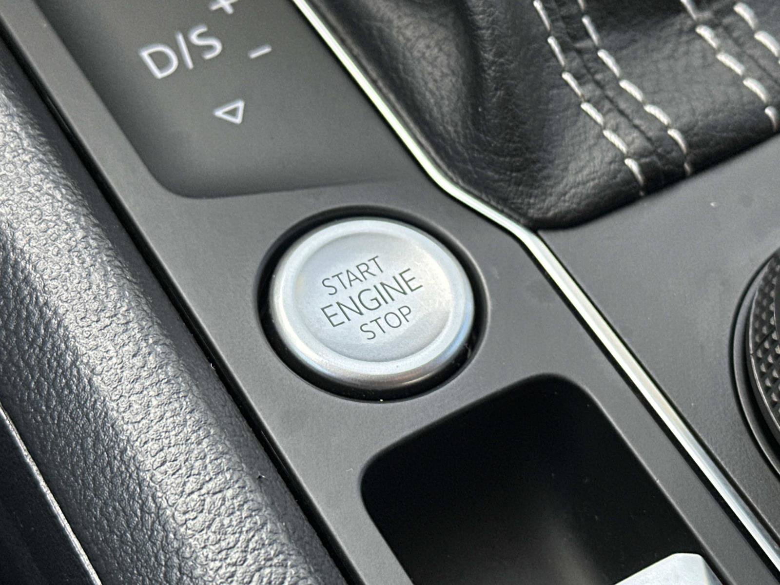 Used 2023 Volkswagen Atlas SE AWD/4WD image 27