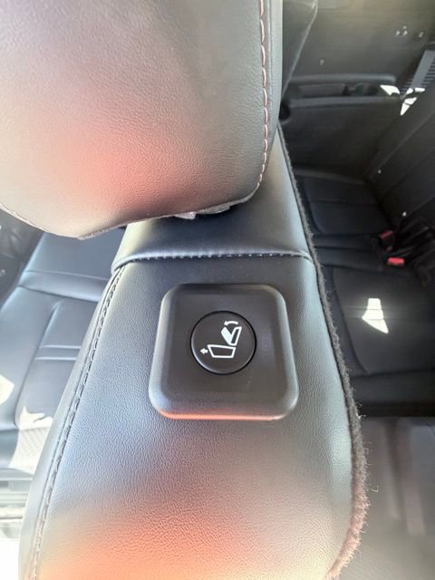 Used 2024 Kia Sorento S image 29