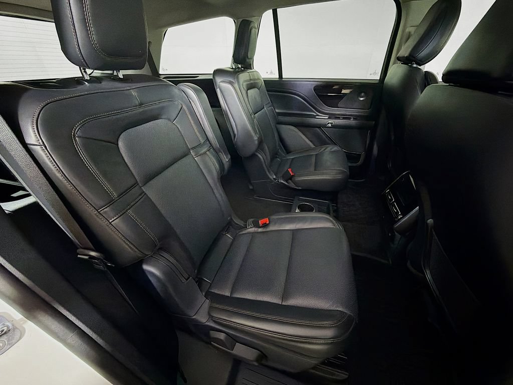 Used 2025 Lincoln Aviator Reserve AWD/4WD image 26