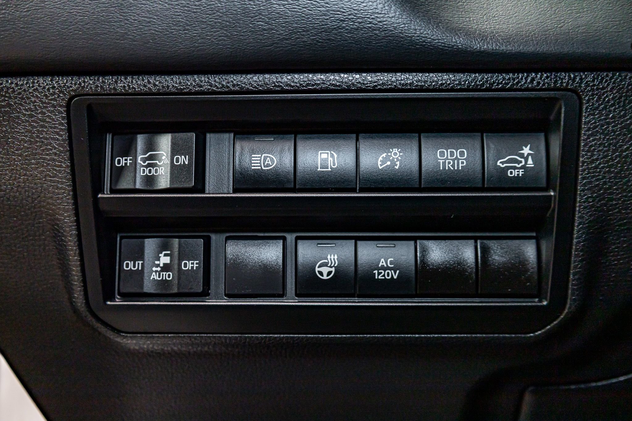 Used 2024 Toyota Sequoia Platinum image 21