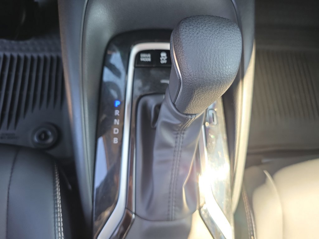 Used 2025 Toyota Corolla XLE image 28