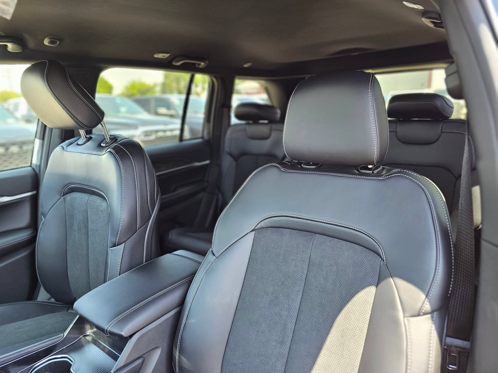 New 2026 Jeep Grand Cherokee Altitude RWD image 20