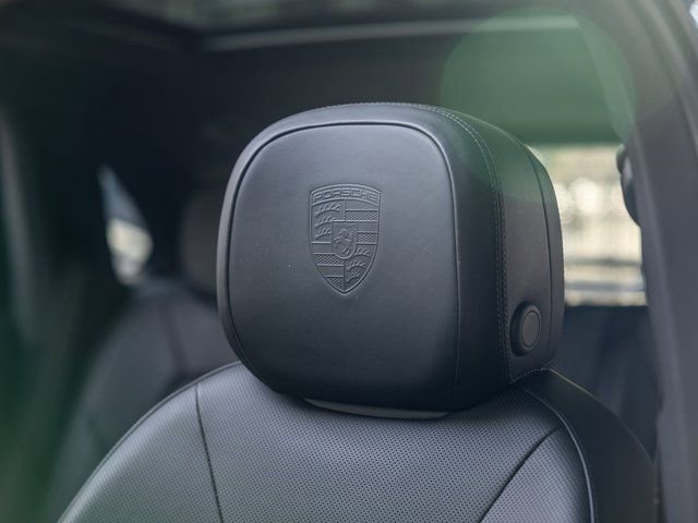 Certified 2025 Porsche Cayenne S AWD/4WD image 37