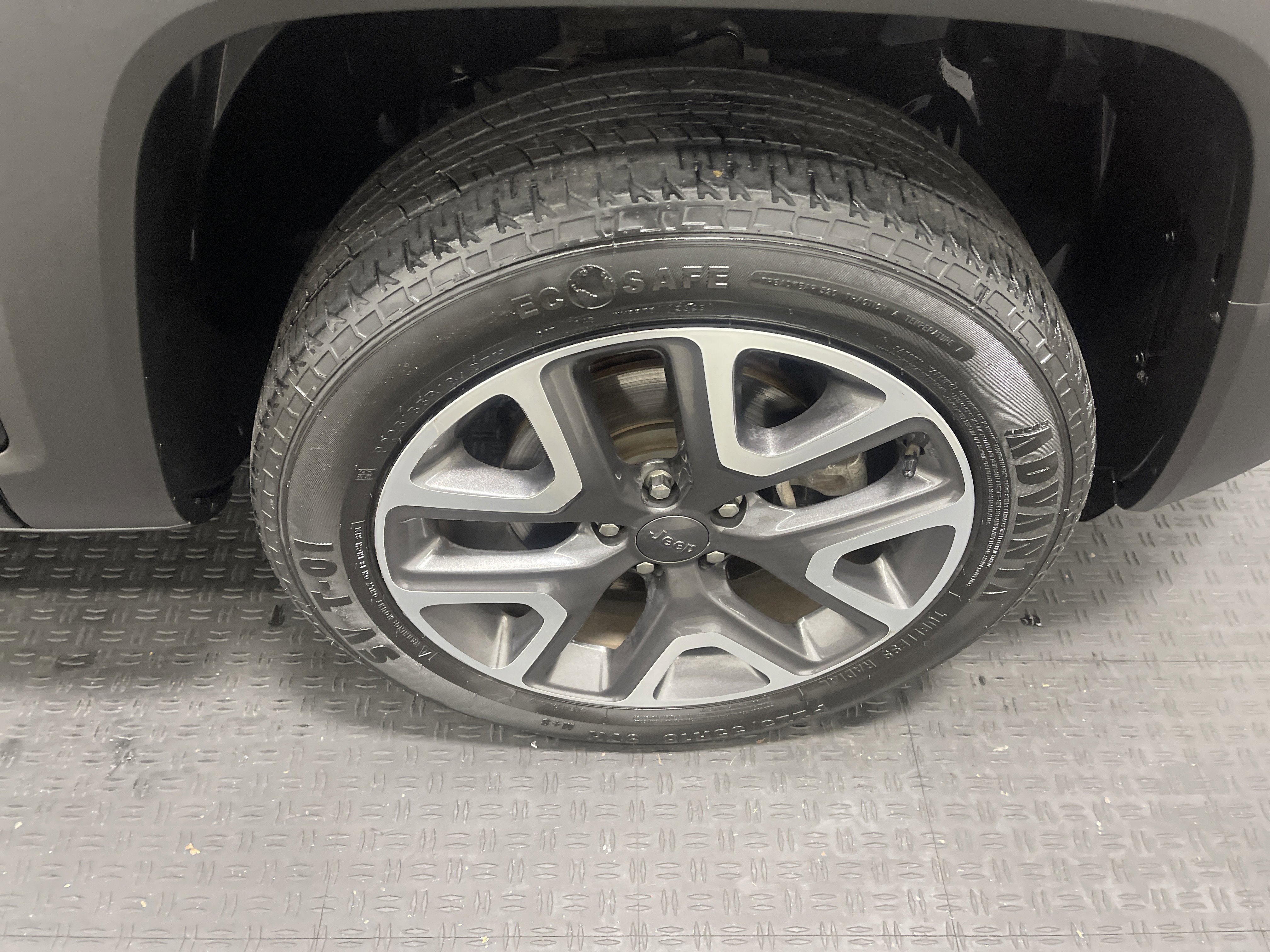 Used 2018 Jeep Renegade Latitude w/ Cold Weather Group image 26