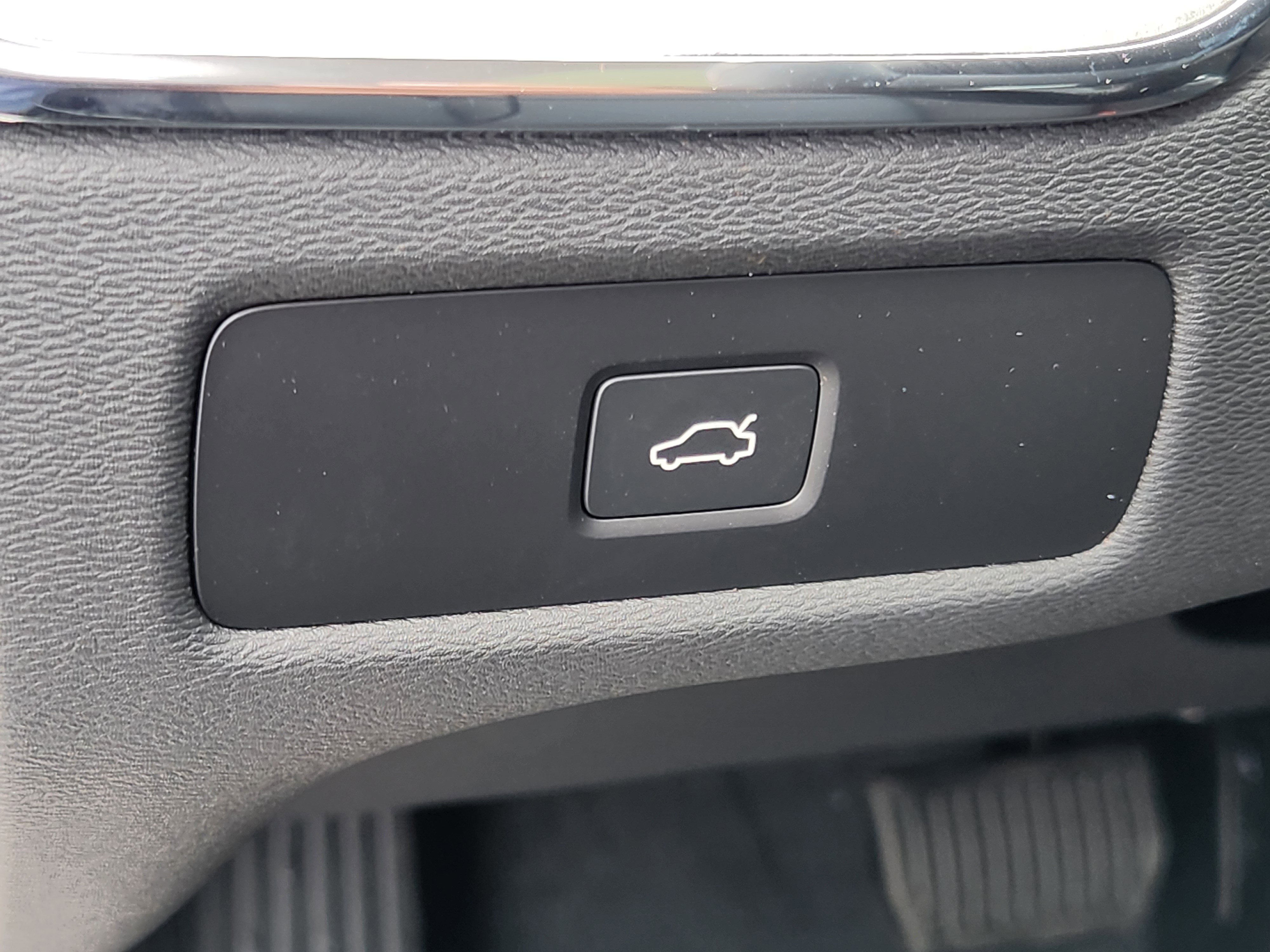 New 2025 Volvo XC60 B5 Plus w/ Protection Package Premier image 22