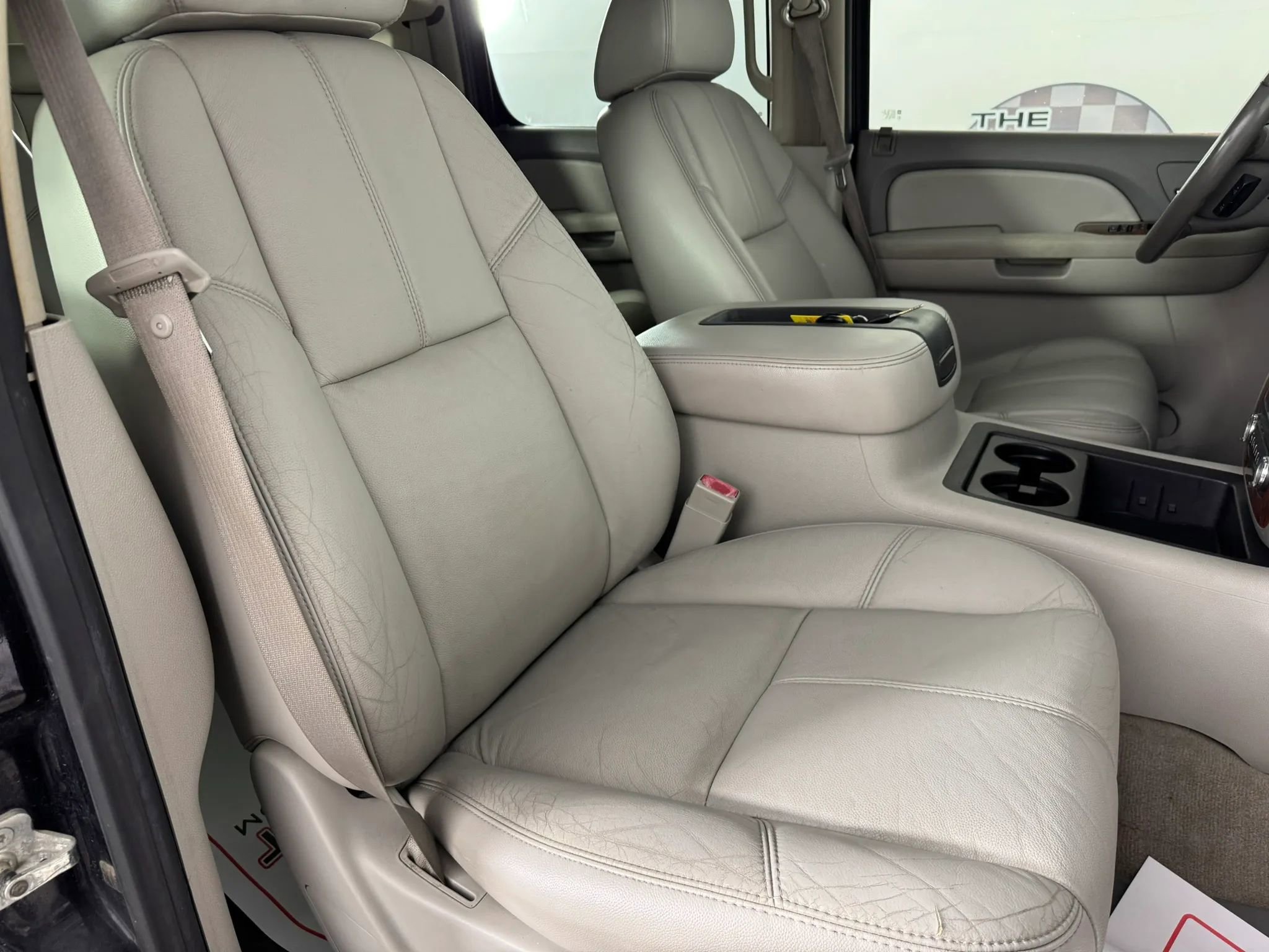 Used 2007 Chevrolet Suburban LTZ w/ LTZ Preferred Equipment Group AWD/4WD image 36