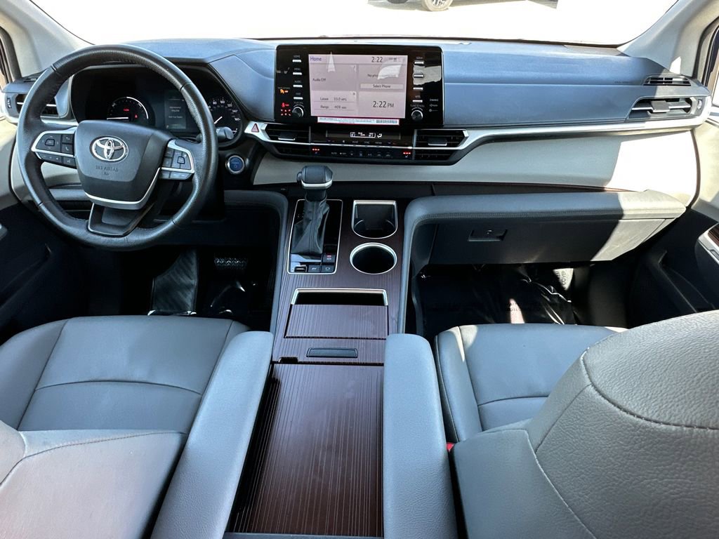 Used 2024 Toyota Sienna XLE image 17