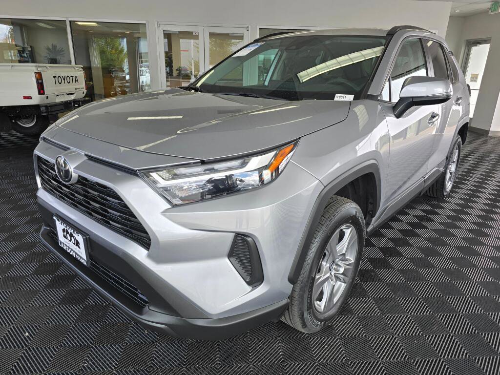 Used 2025 Toyota RAV4 XLE image 7